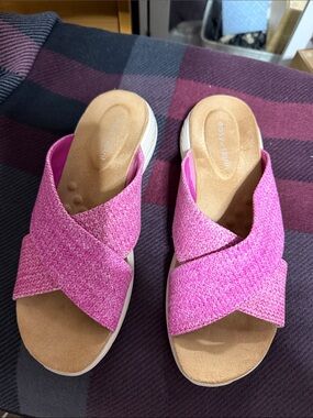 Easy Spirit Women's Hot Pink Crisscross Slide Sandals